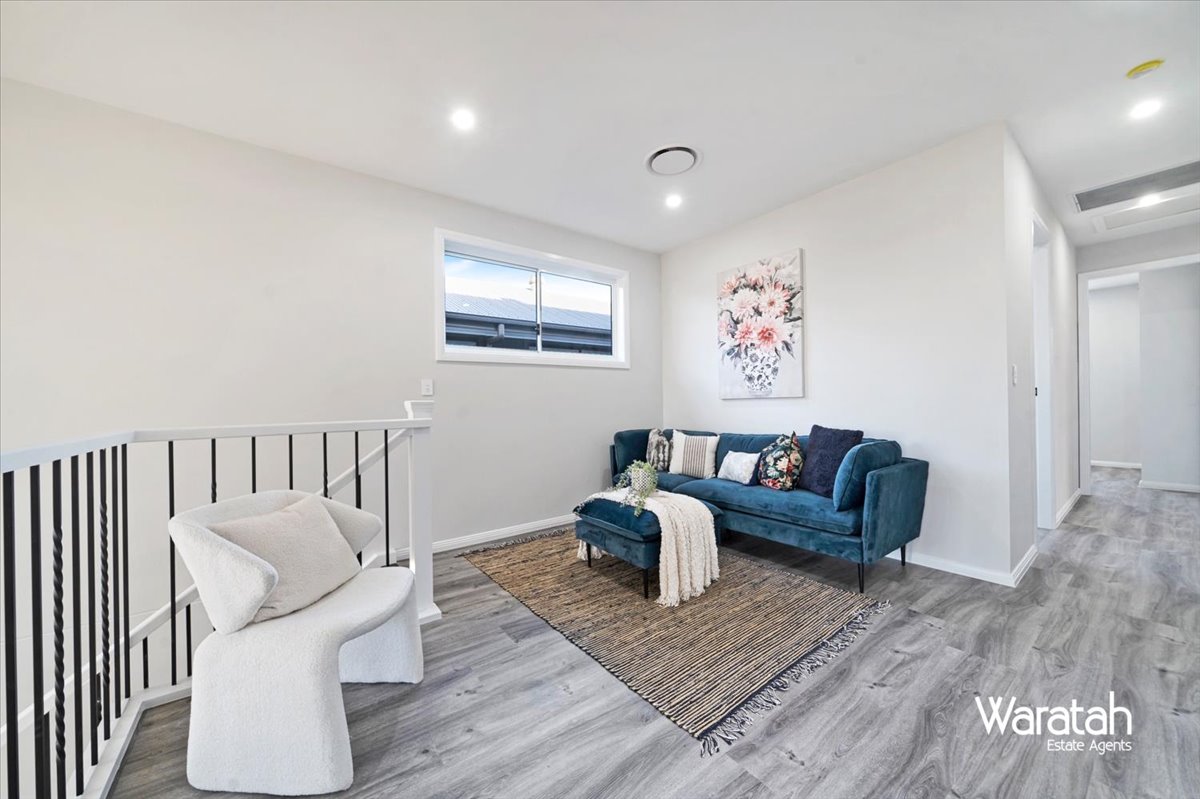 Modern Family Residence gallery photo 56