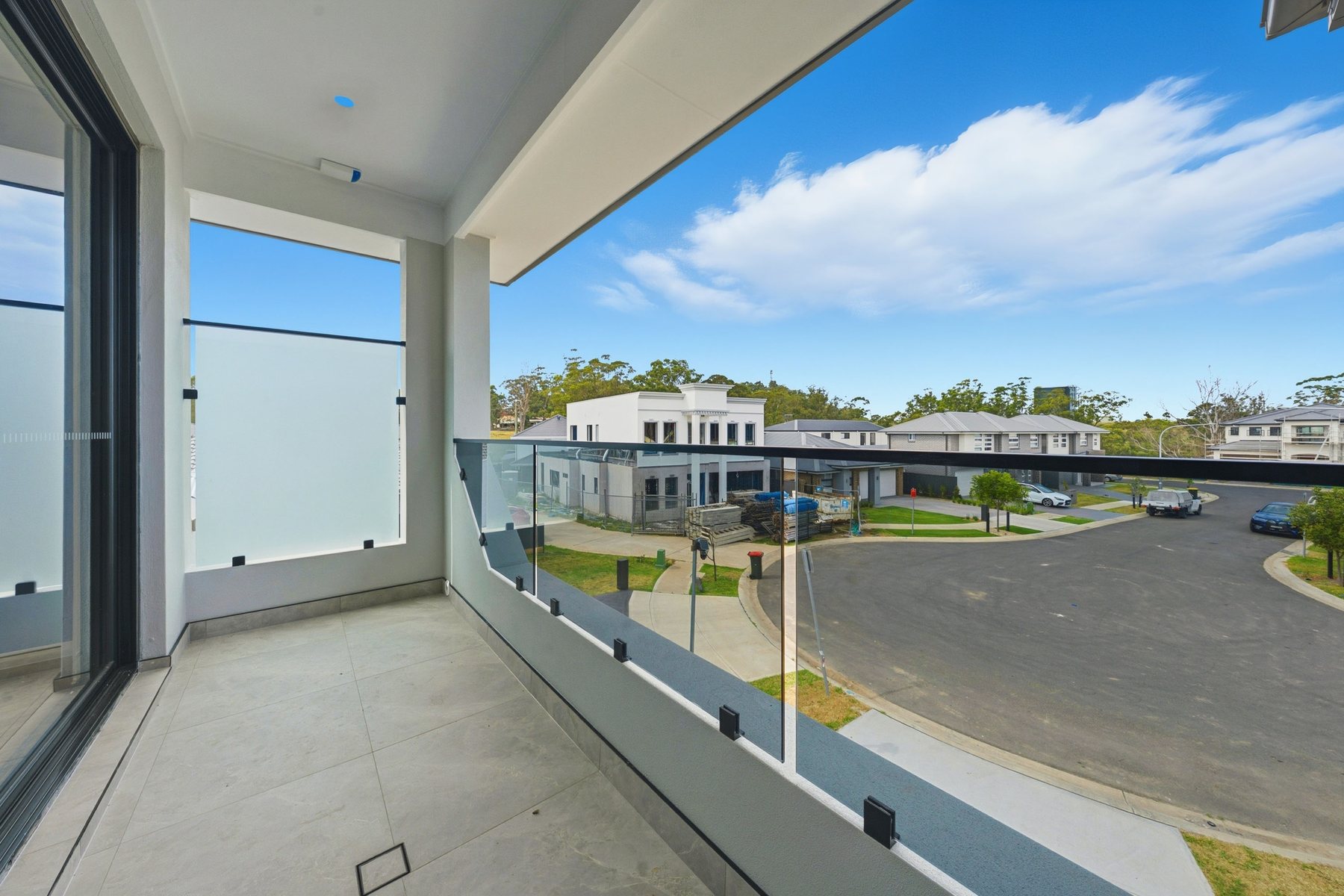 Atrium Family Residence gallery photo 31