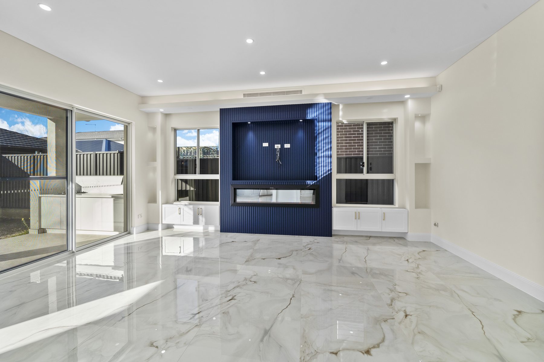 Coastal Family Residence gallery image 3