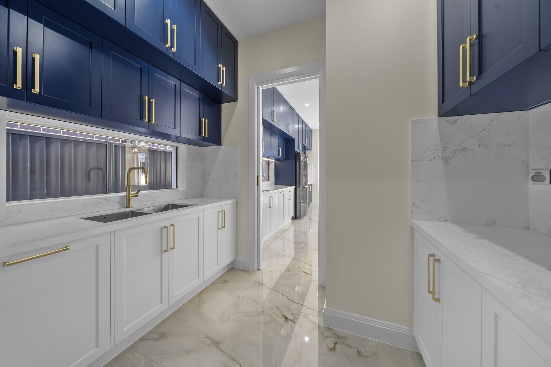 Coastal Family Residence gallery photo 9