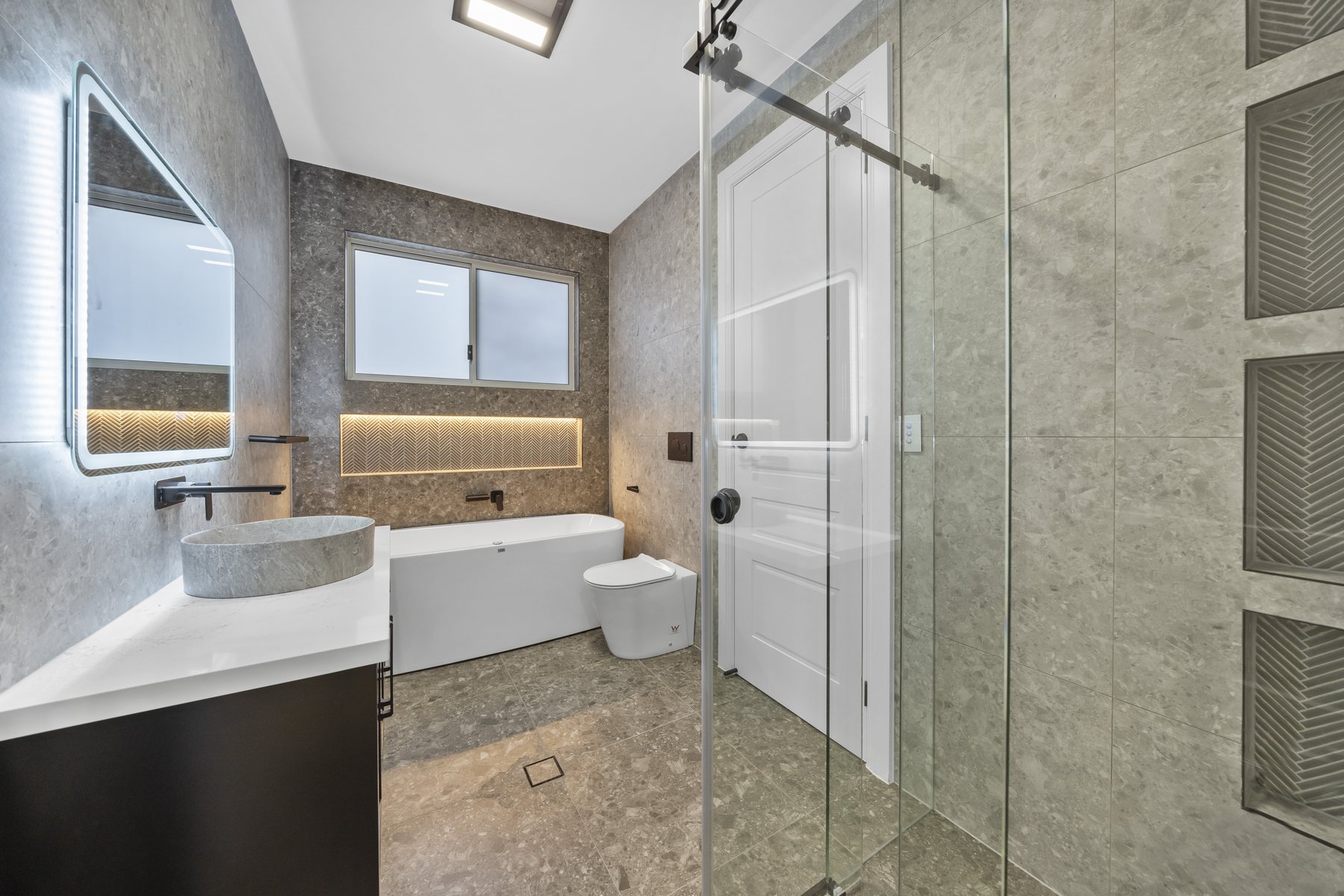 Coastal Family Residence gallery photo 14