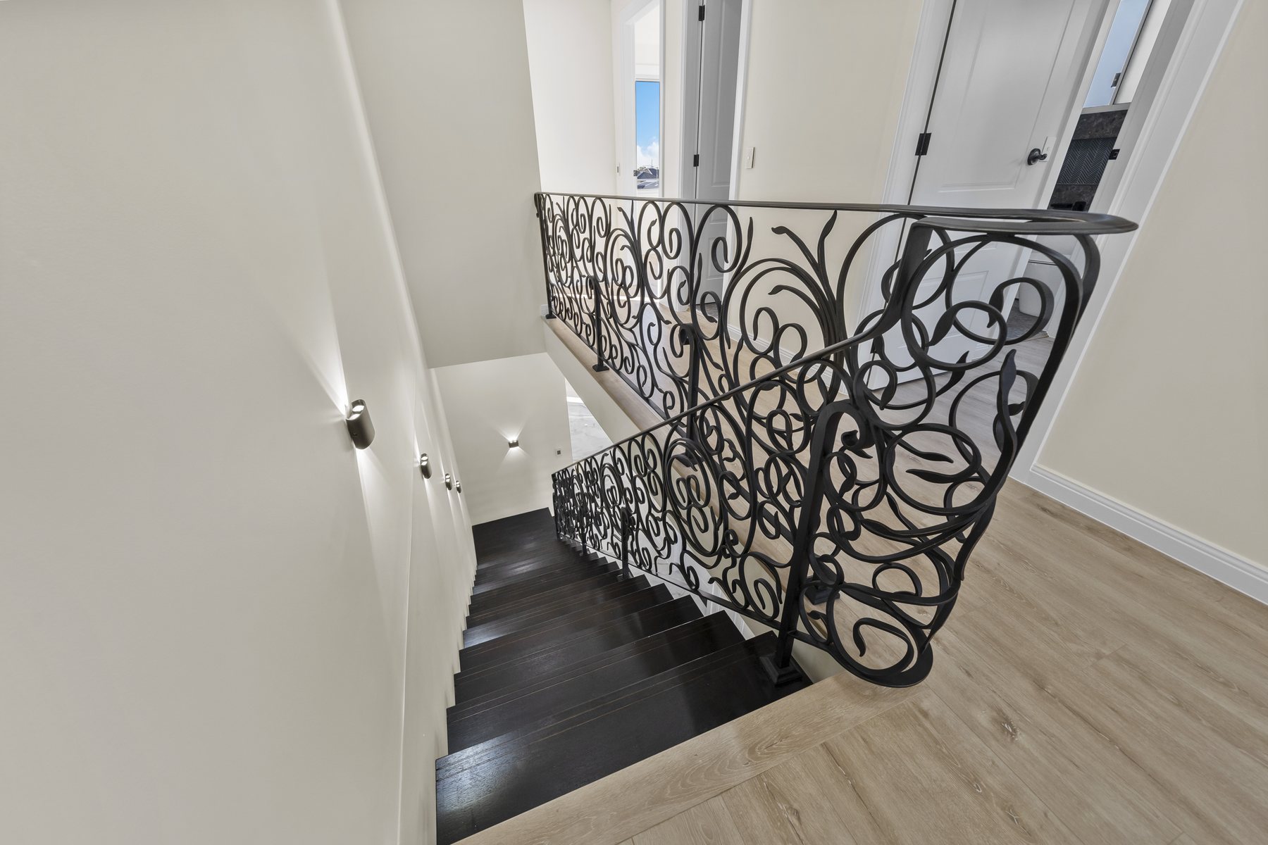 Coastal Family Residence gallery photo 15