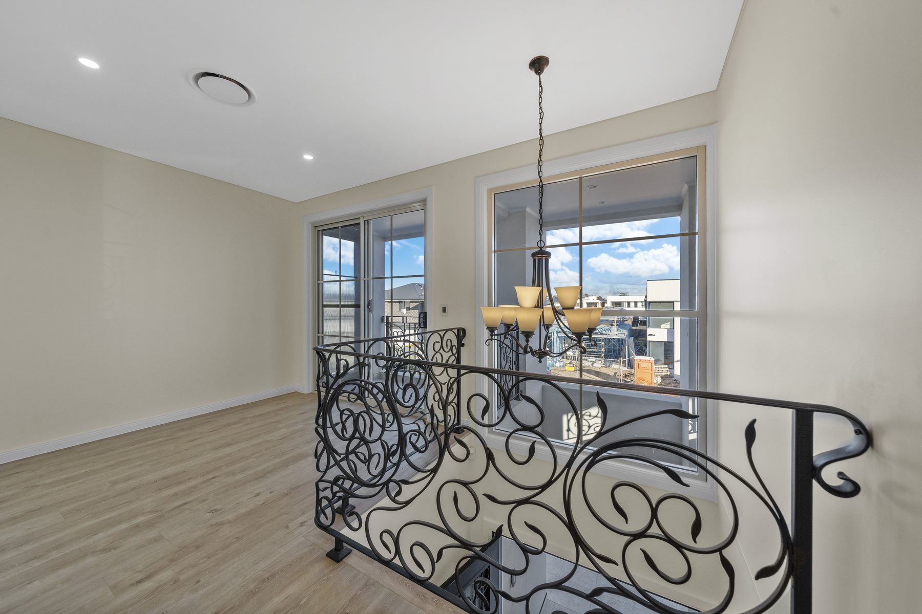 Coastal Family Residence gallery photo 16