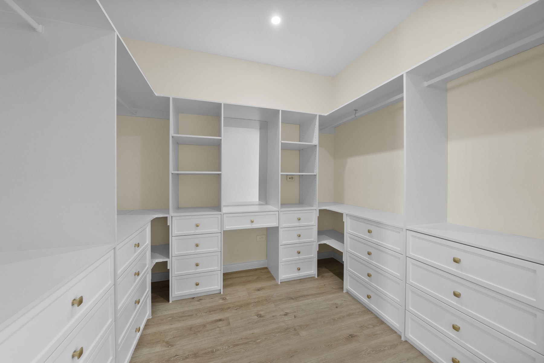 Coastal Family Residence gallery photo 19