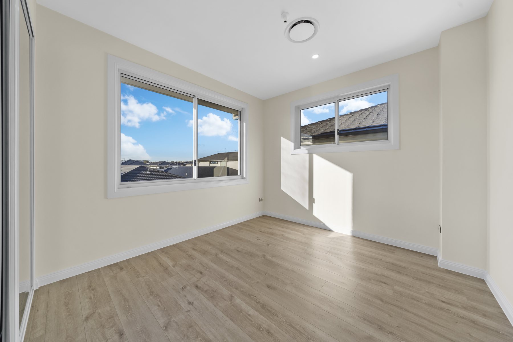 Coastal Family Residence gallery photo 20