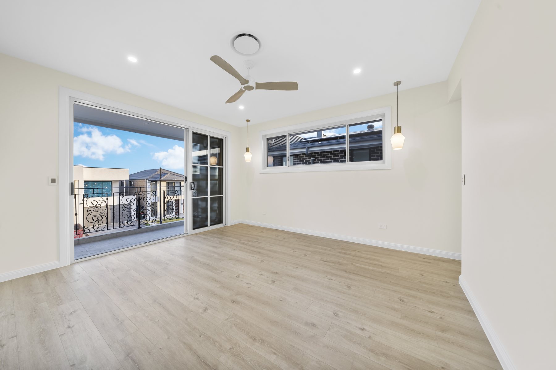 Coastal Family Residence gallery photo 23