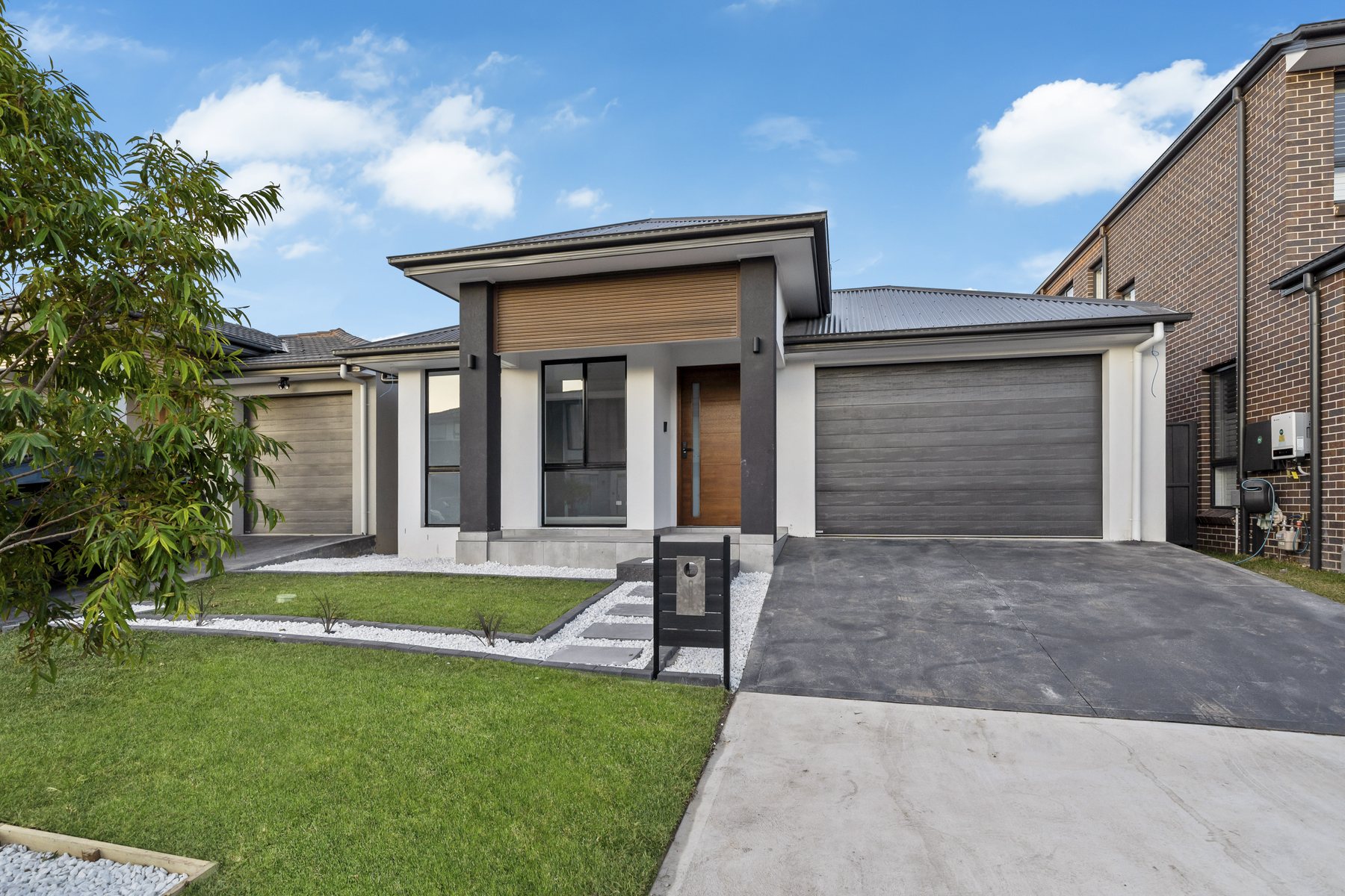 Courtyard Family Residence gallery image 2