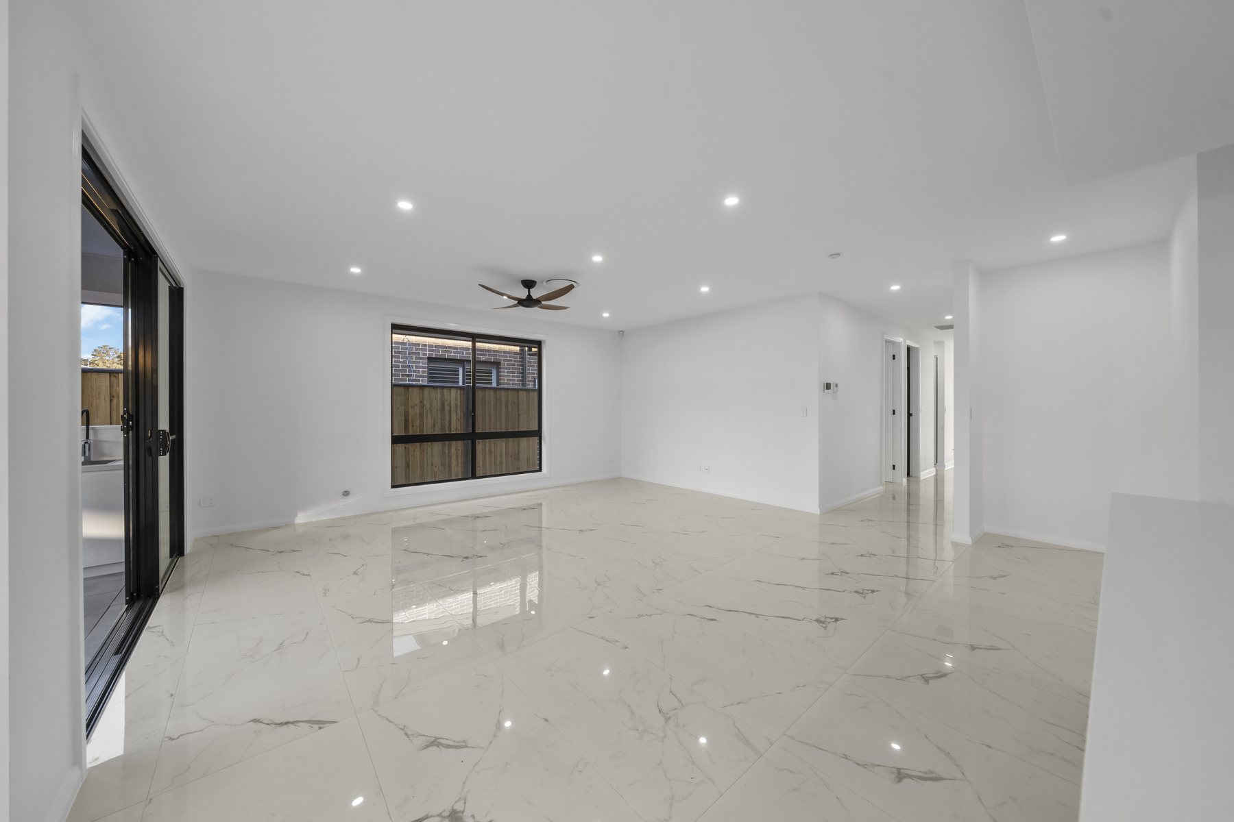 Courtyard Family Residence gallery photo 9
