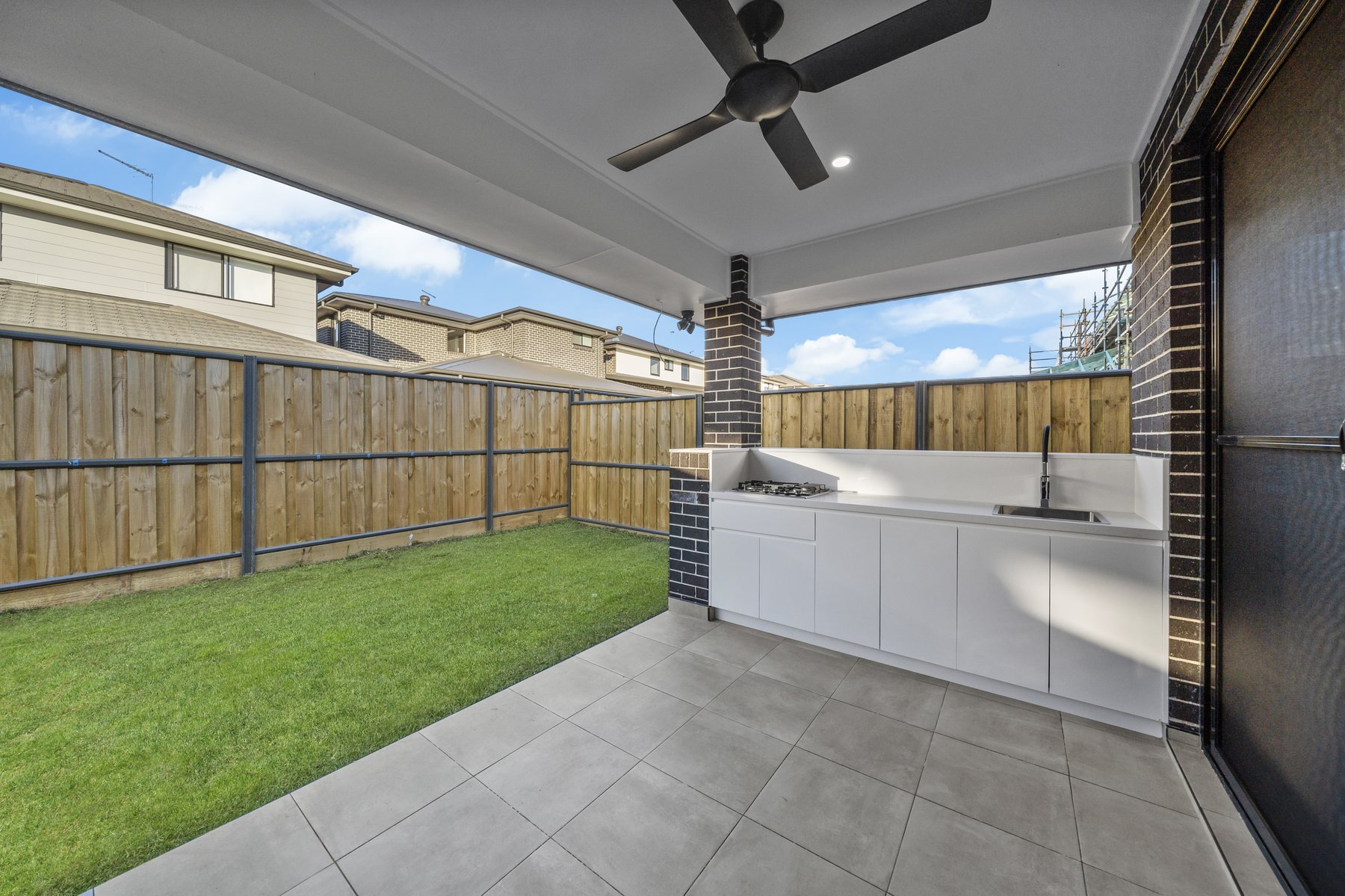 Courtyard Family Residence gallery photo 11