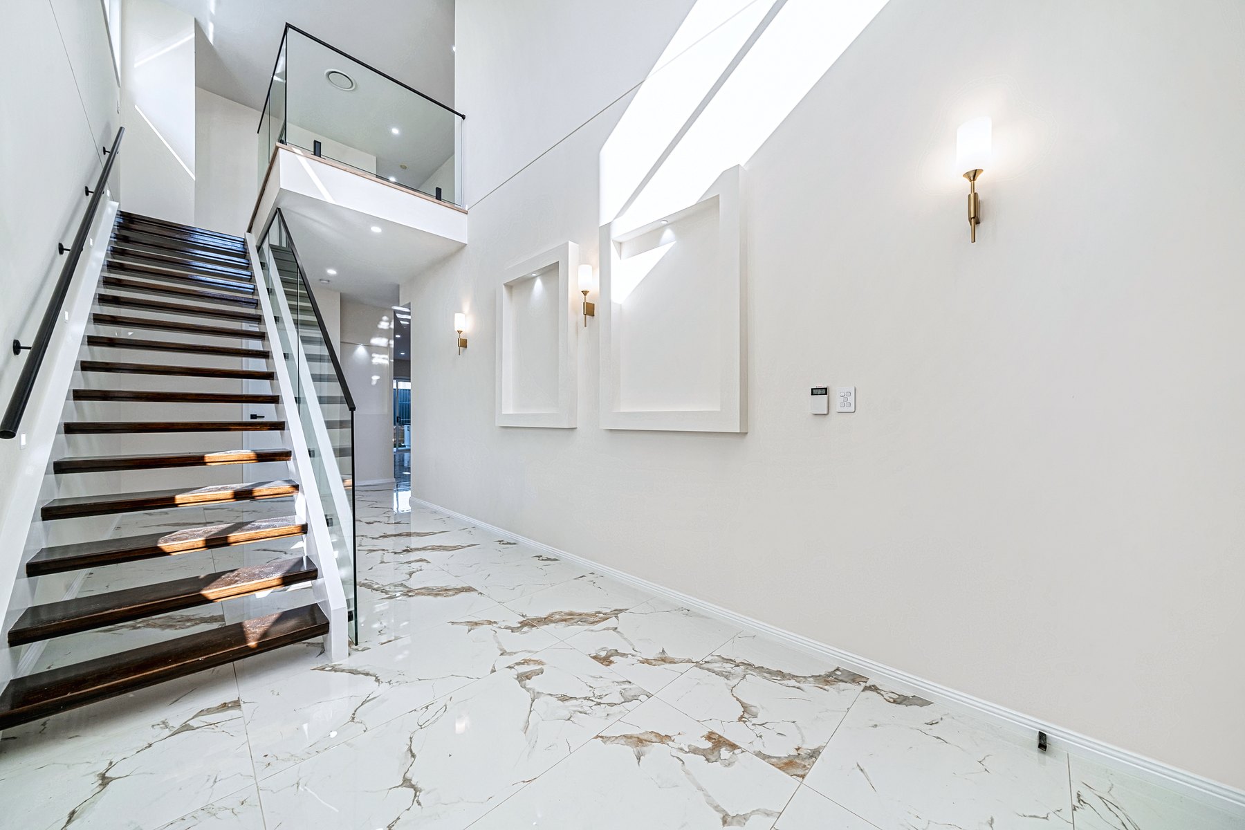 Sunset Family Residence gallery image 4