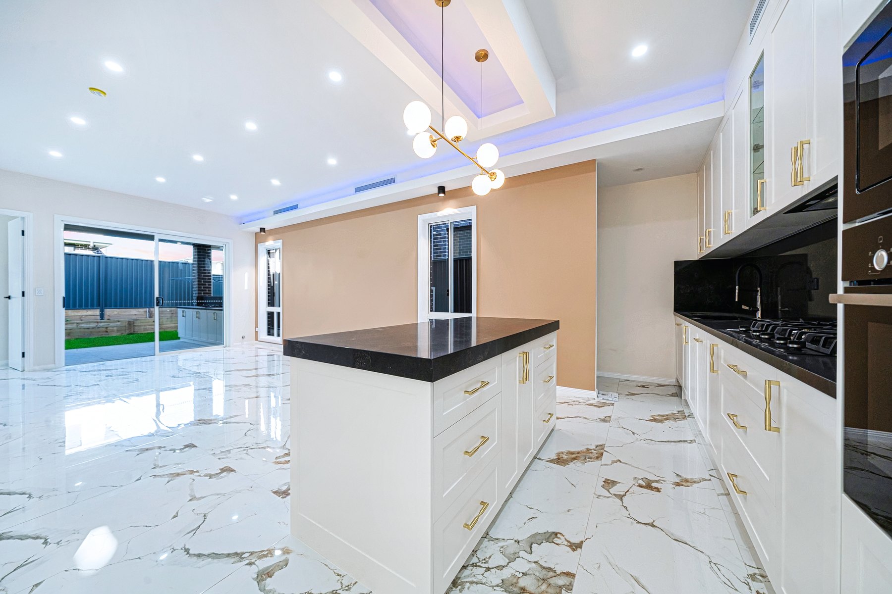 Sunset Family Residence gallery image 5